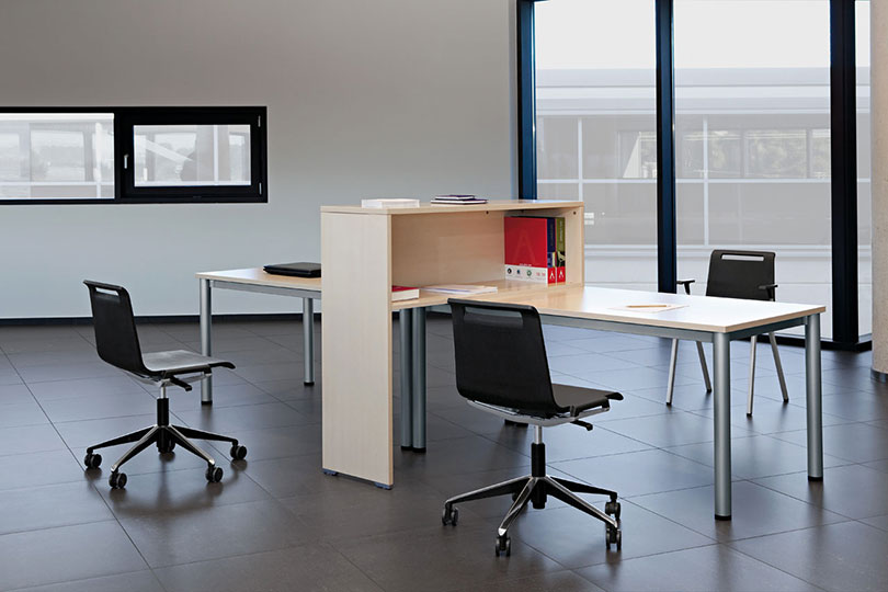 COOL E100 ทางออกสำหรับพื้นที่ทำงานเป็นกลุ่มในสำนักงานที่ต้องการเฟอร์นิเจอร์ที่มีทั้งความทนทานและความสวยงาม