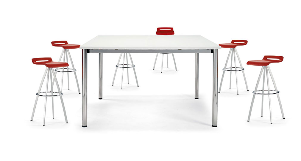 COOL E100 ทางออกสำหรับพื้นที่ทำงานเป็นกลุ่มในสำนักงานที่ต้องการเฟอร์นิเจอร์ที่มีทั้งความทนทานและความสวยงาม