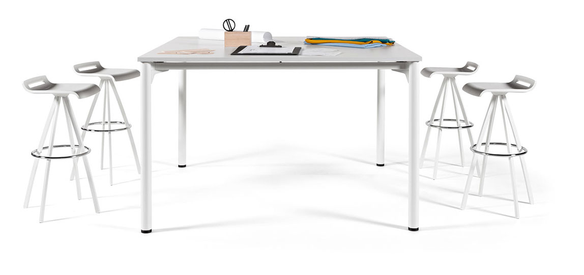 COOL E100 ทางออกสำหรับพื้นที่ทำงานเป็นกลุ่มในสำนักงานที่ต้องการเฟอร์นิเจอร์ที่มีทั้งความทนทานและความสวยงาม