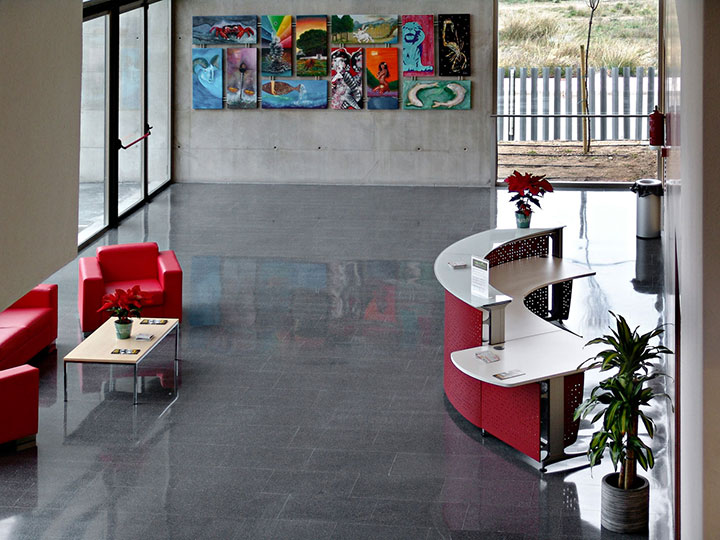 INFORMA โต๊ะประชาสัมพันธ์อเนกประสงค์ที่ปรับเปลี่ยนได้ตามสภาพแวดล้อม