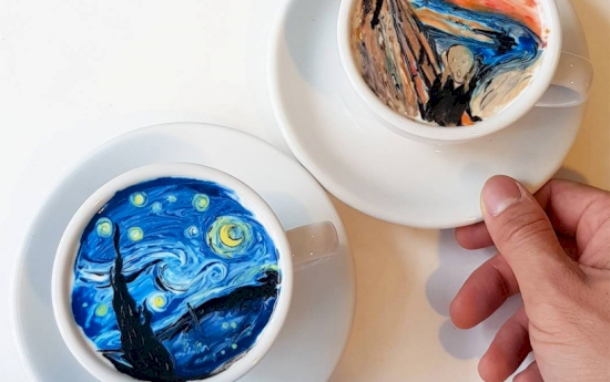 ลาเต้อาร์ตของโอปป้าชาวเกาหลีที่สร้างสรรค์ผลงานศิลปะชั้นเยี่ยมของโลกขึ้นมาใหม่ในถ้วยกาแฟ