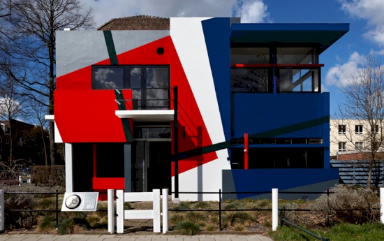 Rietveld Van Doesburg House การปรับเปลี่ยนรูปโฉมของสถาปัตยกรรมระดับตำนานของกลุ่ม De Stijl ด้วยจินตนาการในคอมพิวเตอร์