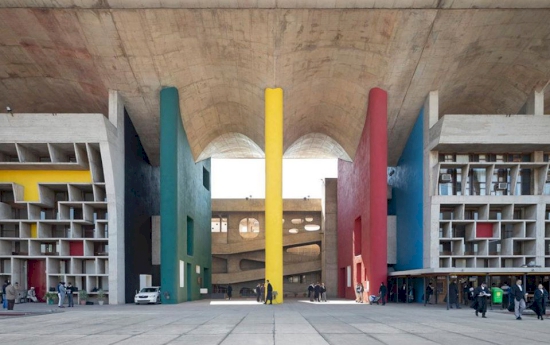 สำรวจงานสถาปัตยกรรมแบบโมเดิร์นนิสต์ของ เลอ คอร์บูซีแยร์ ในมหานครชานดิการ์ ผ่านภาพถ่ายของ Roberto Conte